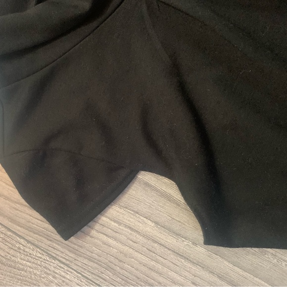 Black dress - Picture 6 of 6